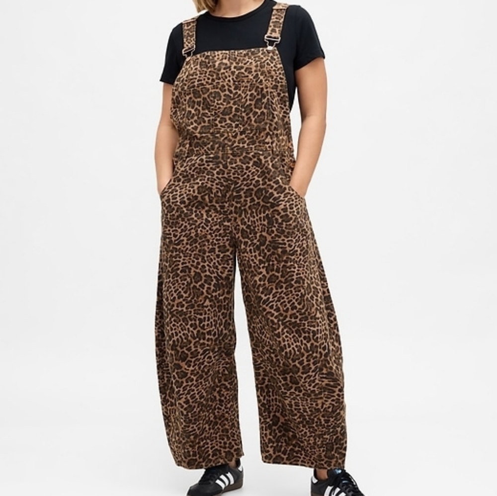 GAP Ultrasoft Horseshoe Leopard Print Denim Overalls Size S NWT